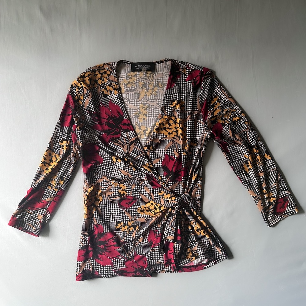 Black Label by Evan Picone Faux Wrap Floral Top in Size XS